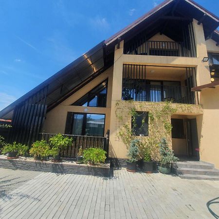 Pensiunea Relax Curtea De Arges Bagian luar foto