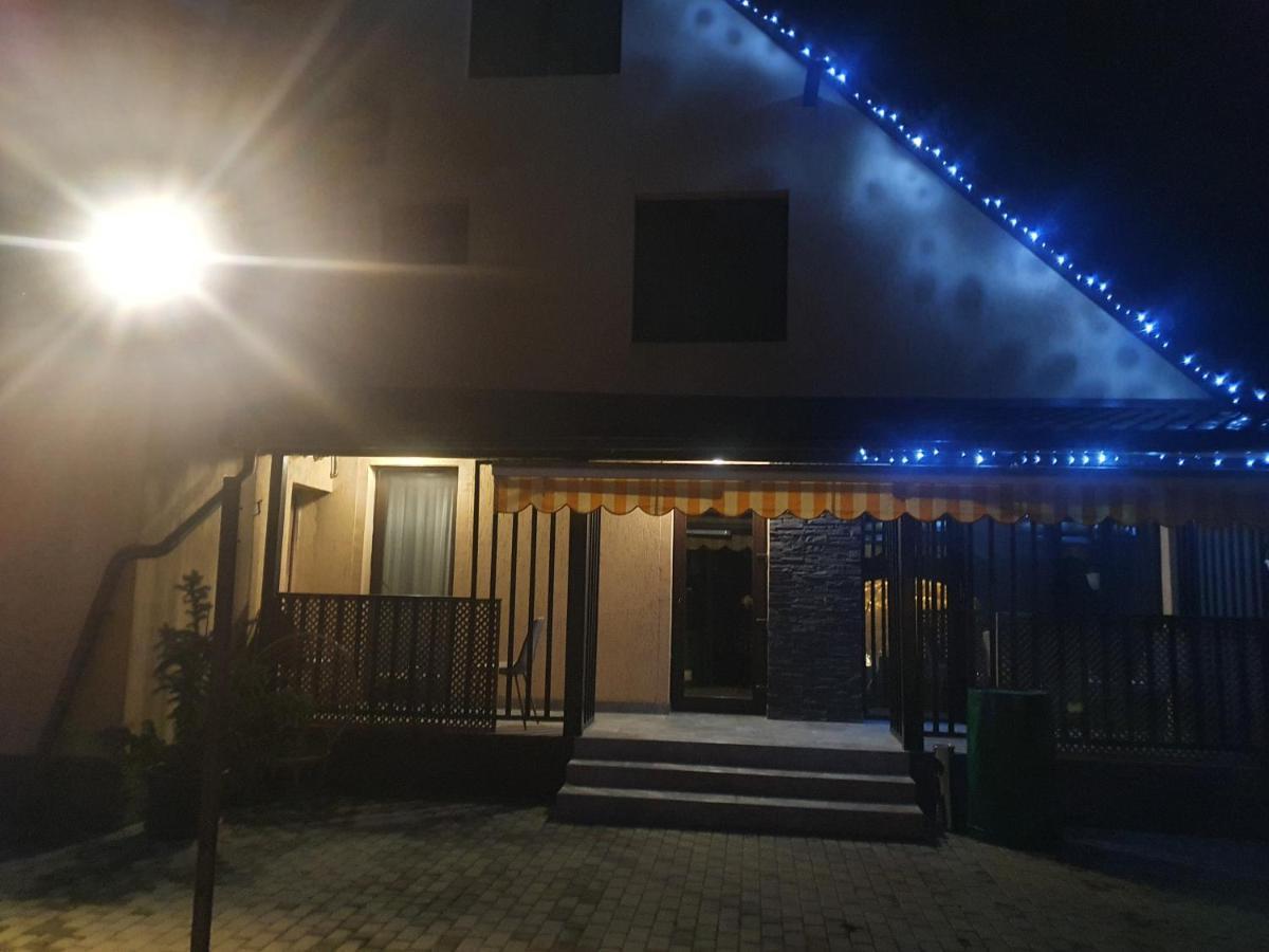 Pensiunea Relax Curtea De Arges Bagian luar foto